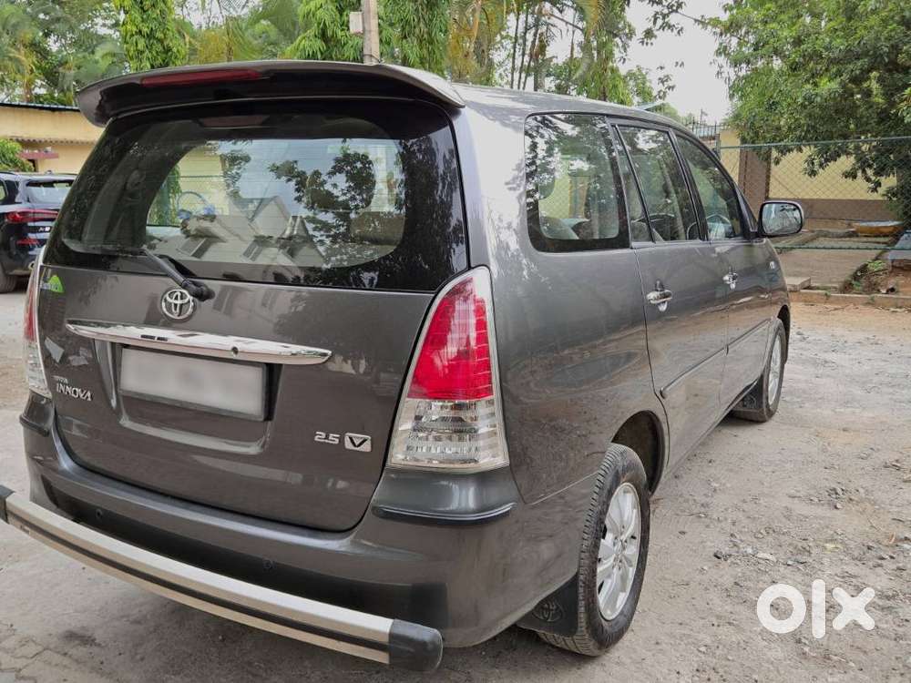 Toyota Innova 2010 V 2.5 Diesel Bsiv