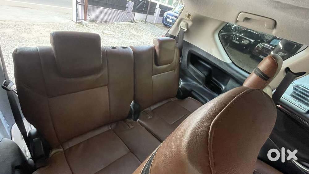 Toyota Innova Crysta 2.4 V 8 Str, 2016, Diesel