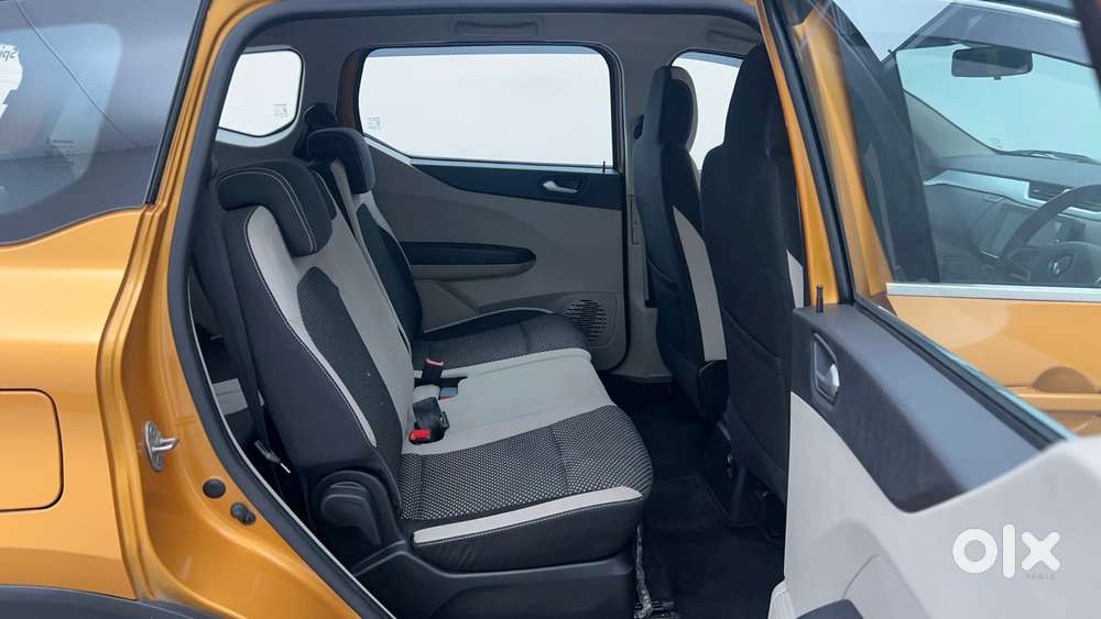 Renault Triber 1.0 Rxz Dual Tone, 2022, Petrol