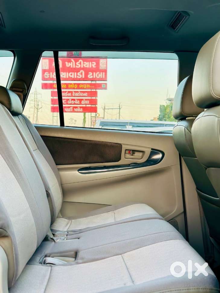 Toyota Innova 2.5 G (diesel) 8 Seater, 2013, Diesel