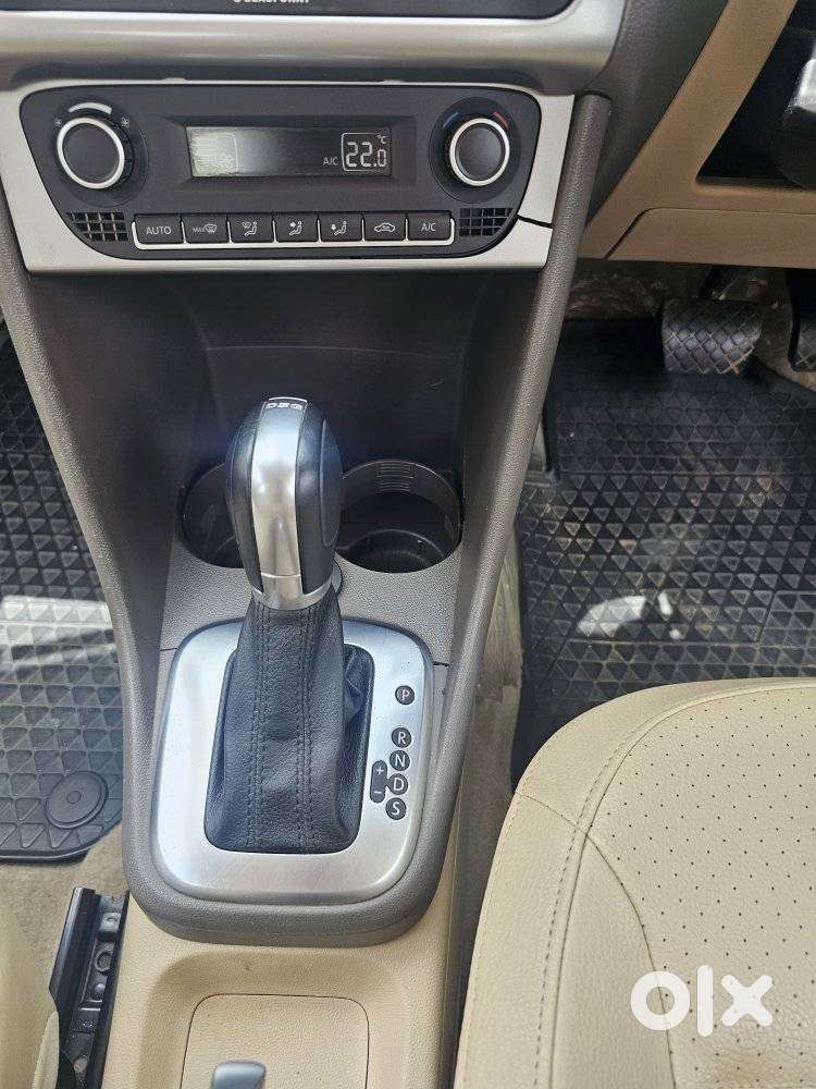 Volkswagen Vento 1.2 Tsi Highline At, 2015, Petrol