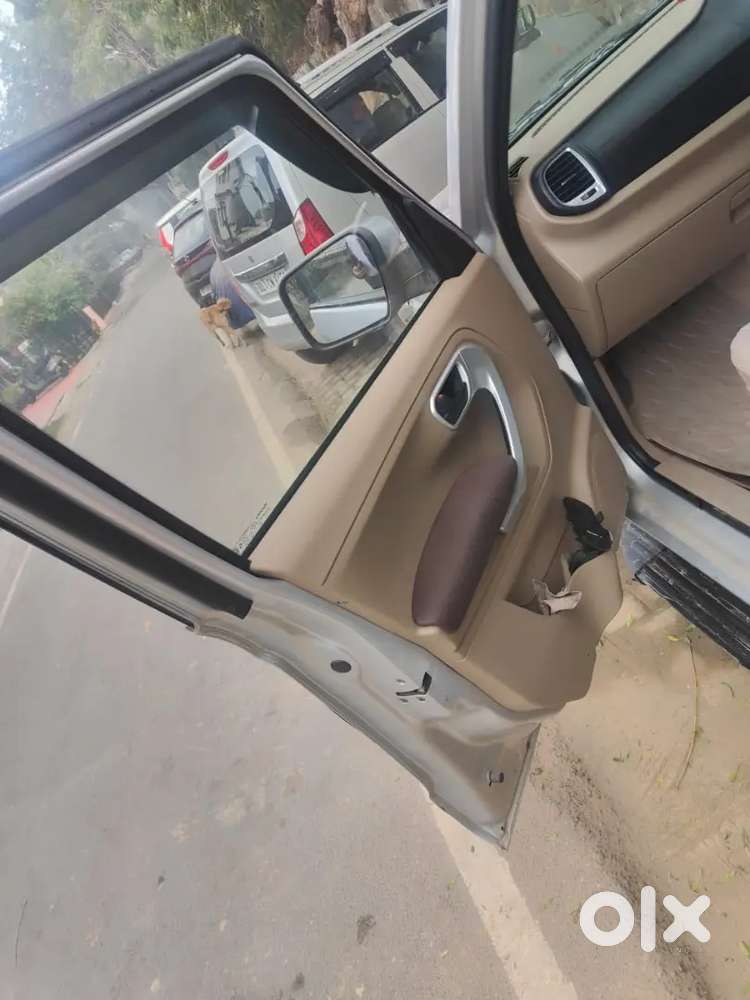 Mahindra Tuv 300 2017