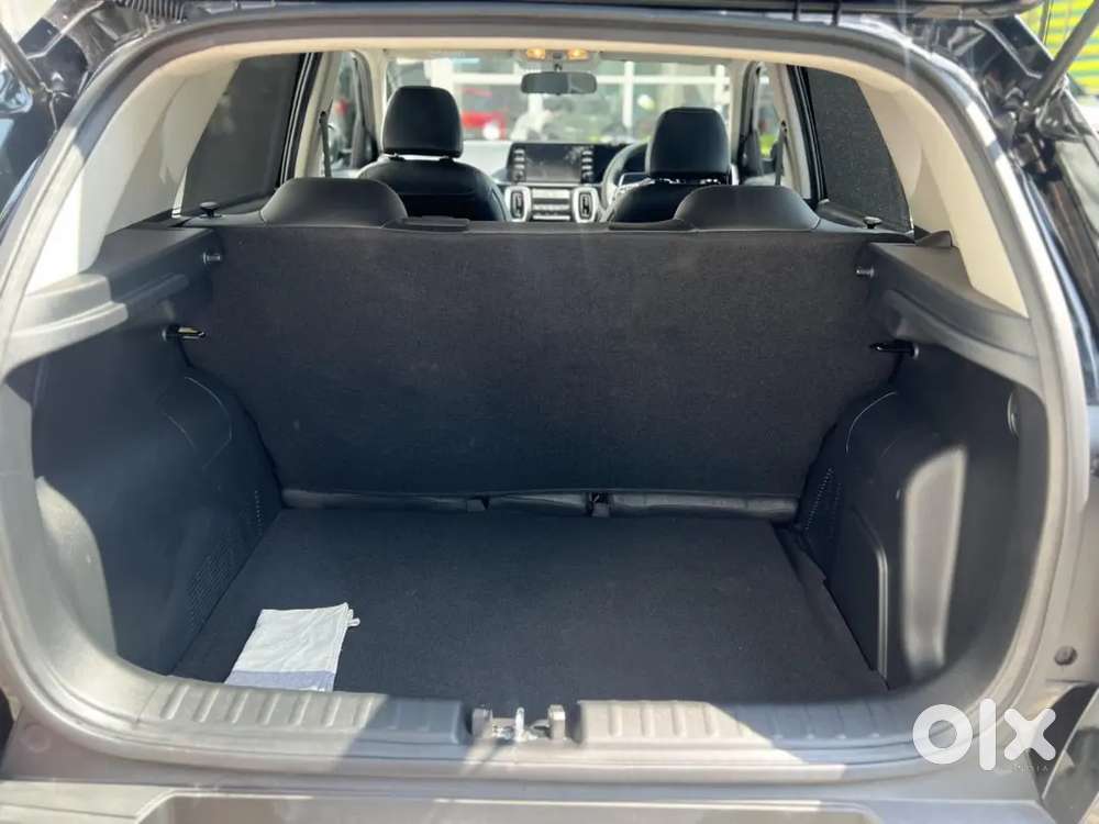 Kia Sonet Htk(o) -7000km Only -  With Sunroof