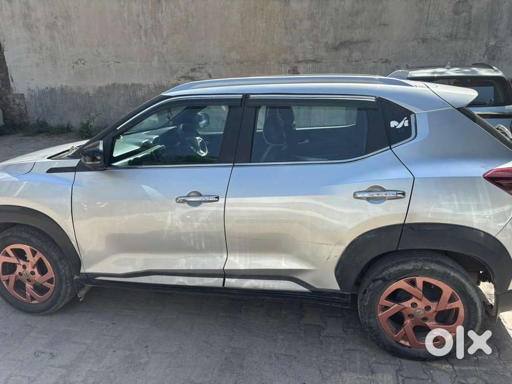 Nissan Car Petrol 2022 Model