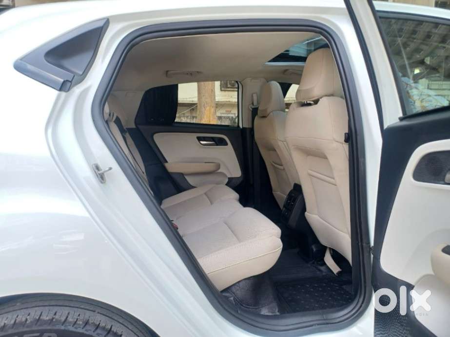 Tata Altroz Xz Plus (s) Icng, 2025, Petrol