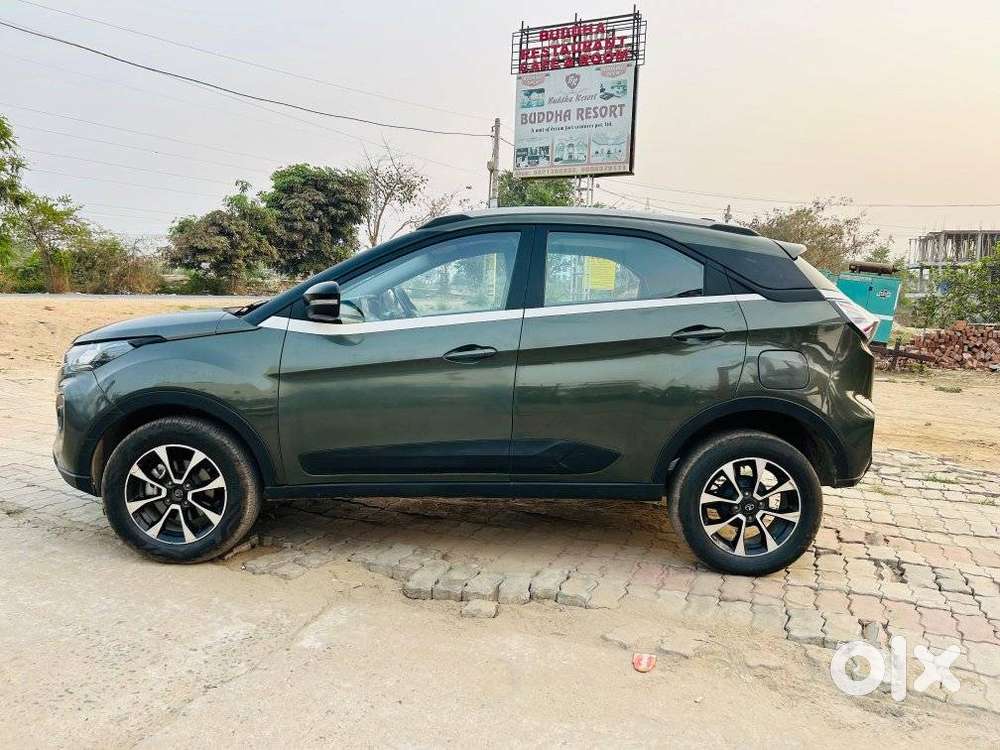 Tata Nexon 1.5 Revotorq Xza Plus Dual Tone Roof (o) Amt, 2021, Diese..