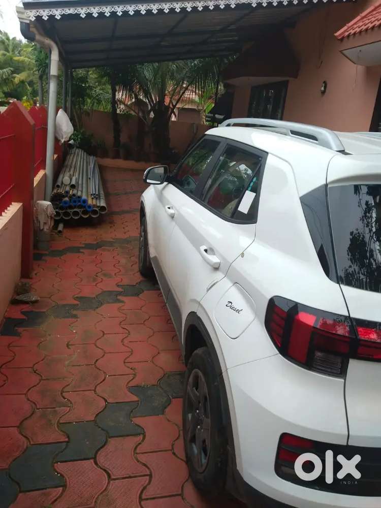 Hyundai Venue 2023 Diesel 50000 Km Driven
