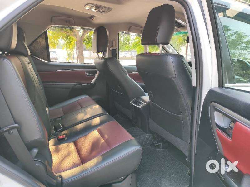 Toyota Fortuner Legender 4x2 At 2.8, 2024