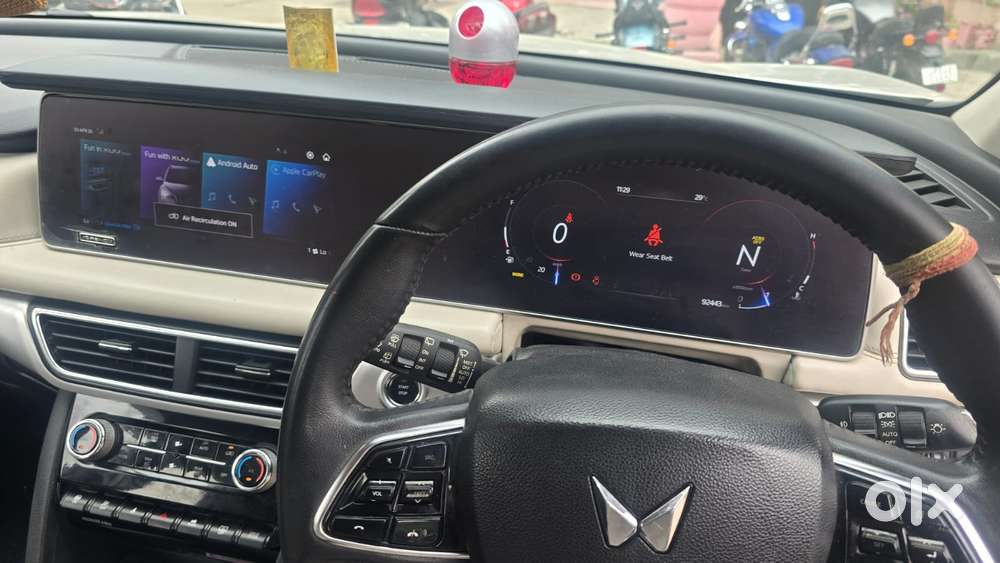 Mahindra Xuv700 2.2 Ax 7 Diesel At Luxury Pack Str, 2022, Diesel