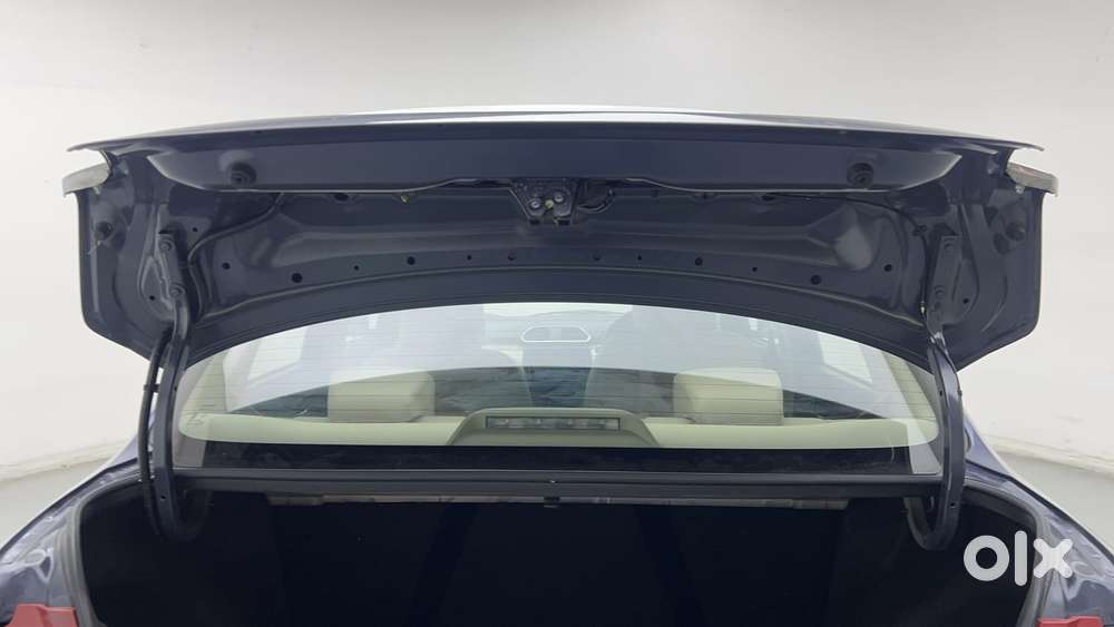 Maruti Suzuki Dzire Zxi Ags, 2022, Petrol