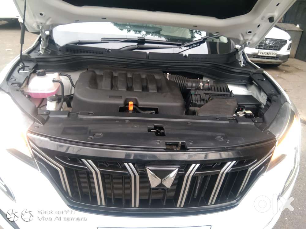 Mahindra Xuv700 2.0 Ax 7 Petrol Mt Str, 2025, Petrol