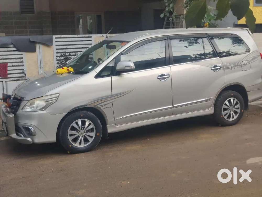 Toyota Innova 2015 Diesel 100000 Km Driven