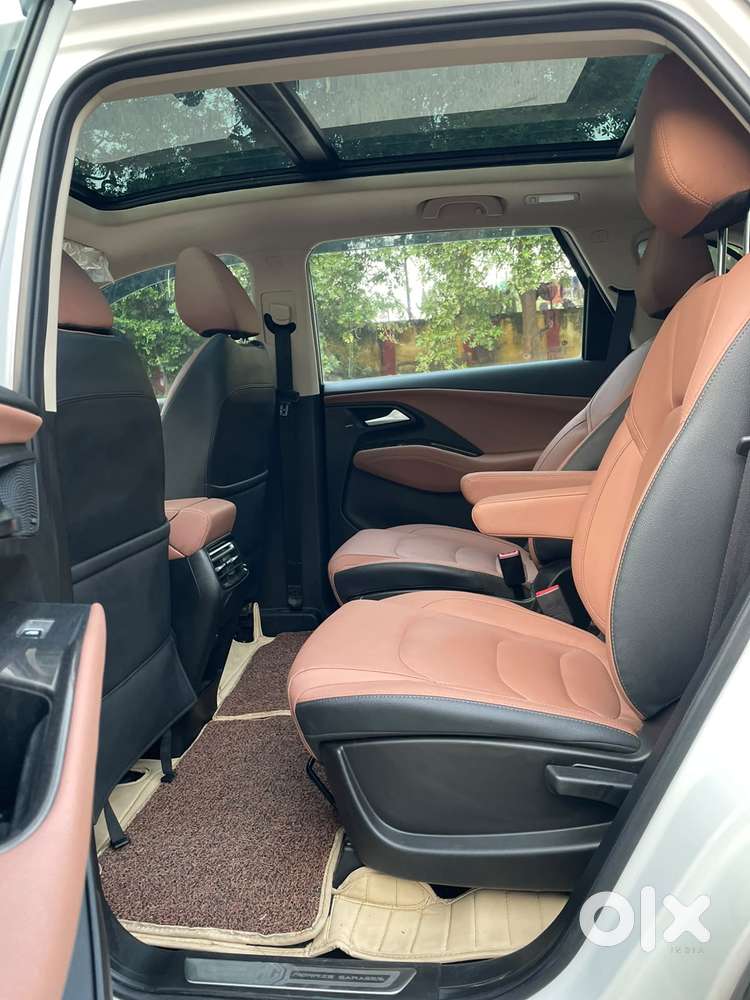Mg Hector Plus Sharp Pro 1.5 Turbo Petrol Cvt 6 Str, 2023, Petrol