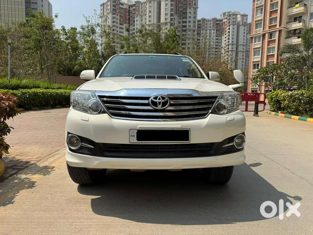 Toyota Fortuner Pearl White At Diesel Excellent Maintenance