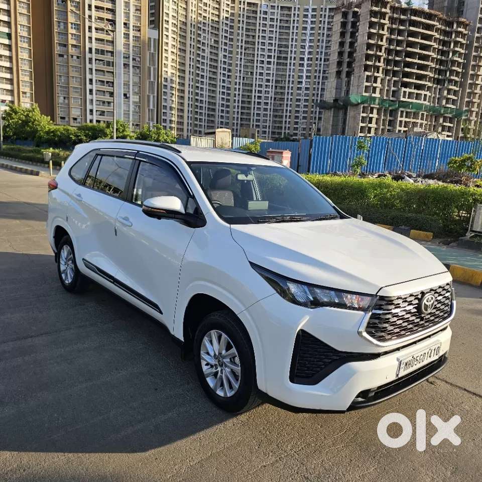 Toyota Innova Hycross, 2025, Petrol