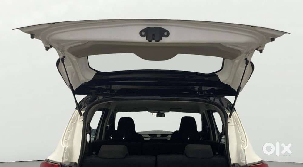 Renault Triber Rxl, 2023, Petrol