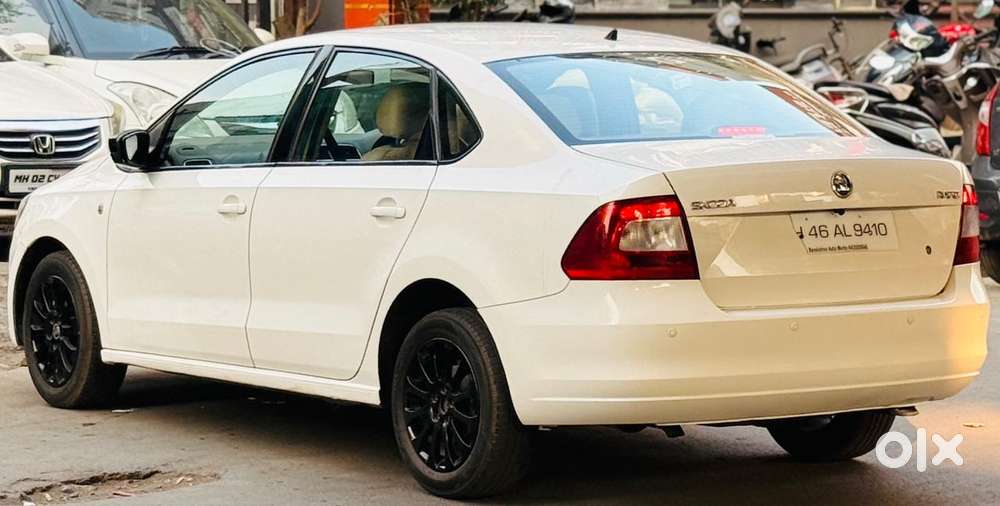 Skoda Rapid Elegance 1.6 Mpfi At, 2015, Petrol