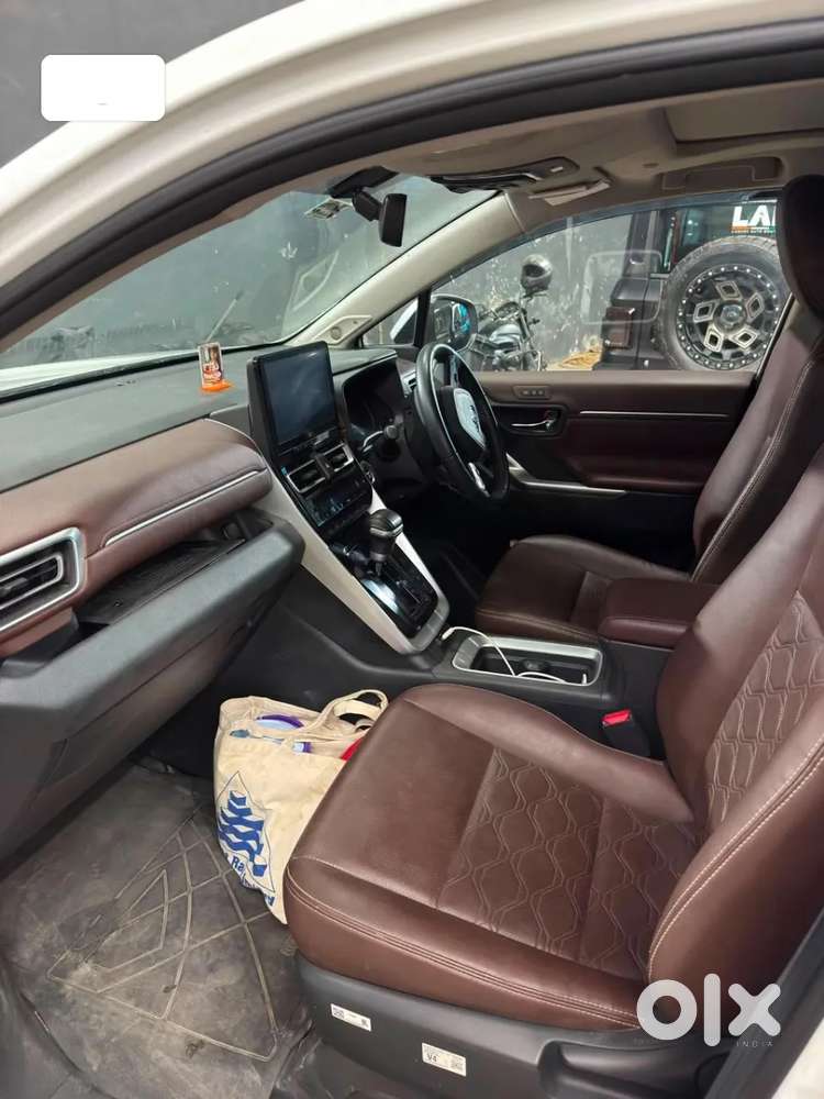 Toyota Innova Hycross 2.0 Zx Hybrid 7 Str, 2025, Petrol