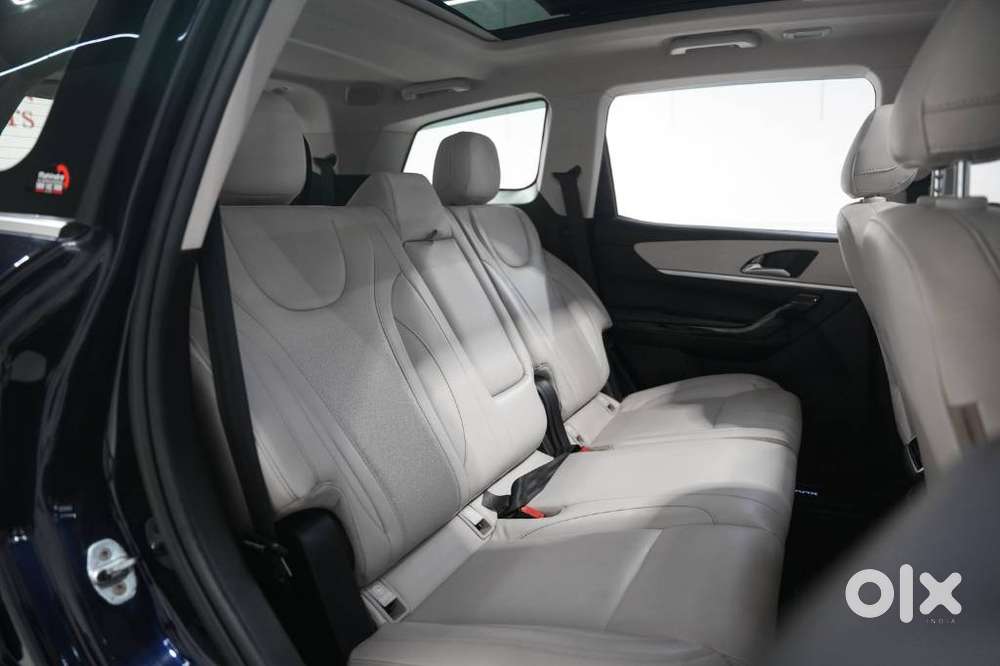 Mahindra Xuv700 2.2 Ax 7 Diesel At Luxury Pack Str, 2023, Diesel