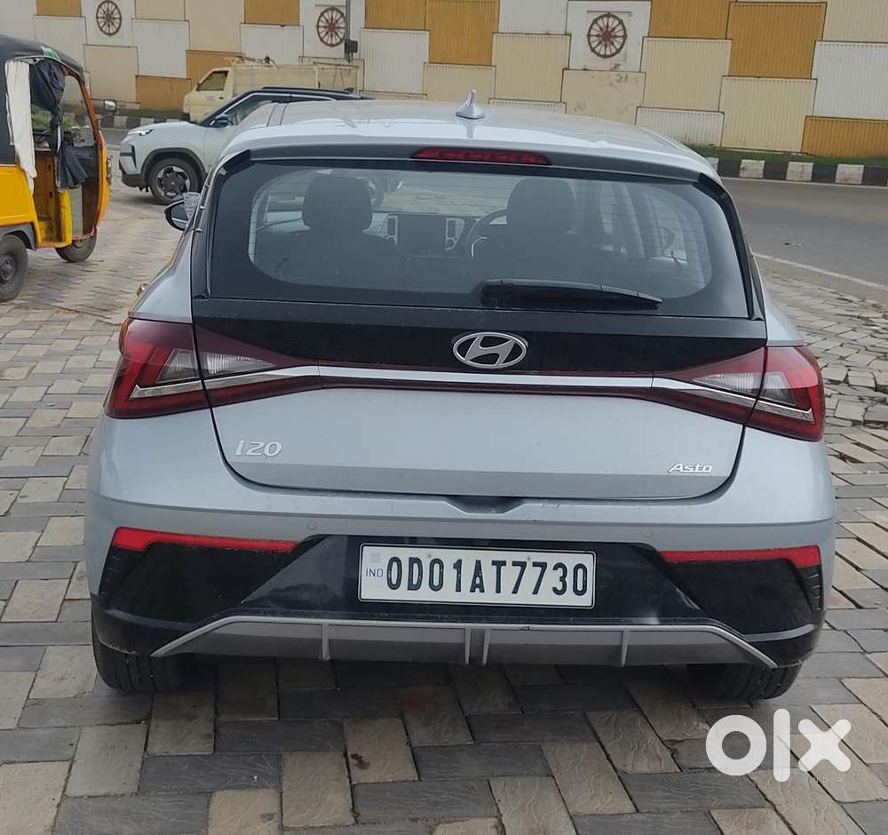 Hyundai I20 Asta (o) 1.2 Mt, 2023, Petrol