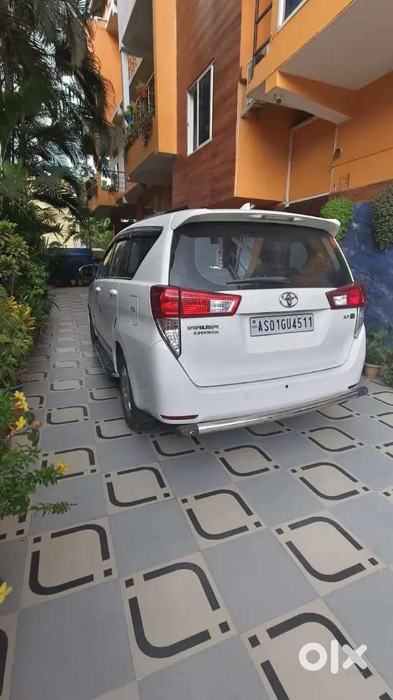 Petrol Innova Crysta Family Car