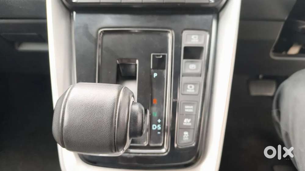 Toyota Innova Hycross 2.0 Zx (o) Hybrid 7 Str, 2024, Petrol