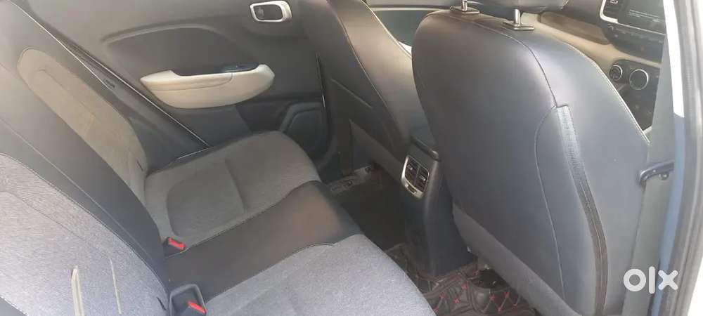 Hyundai Venue 2019 Petrol 48000 Km Driven Well Maintained