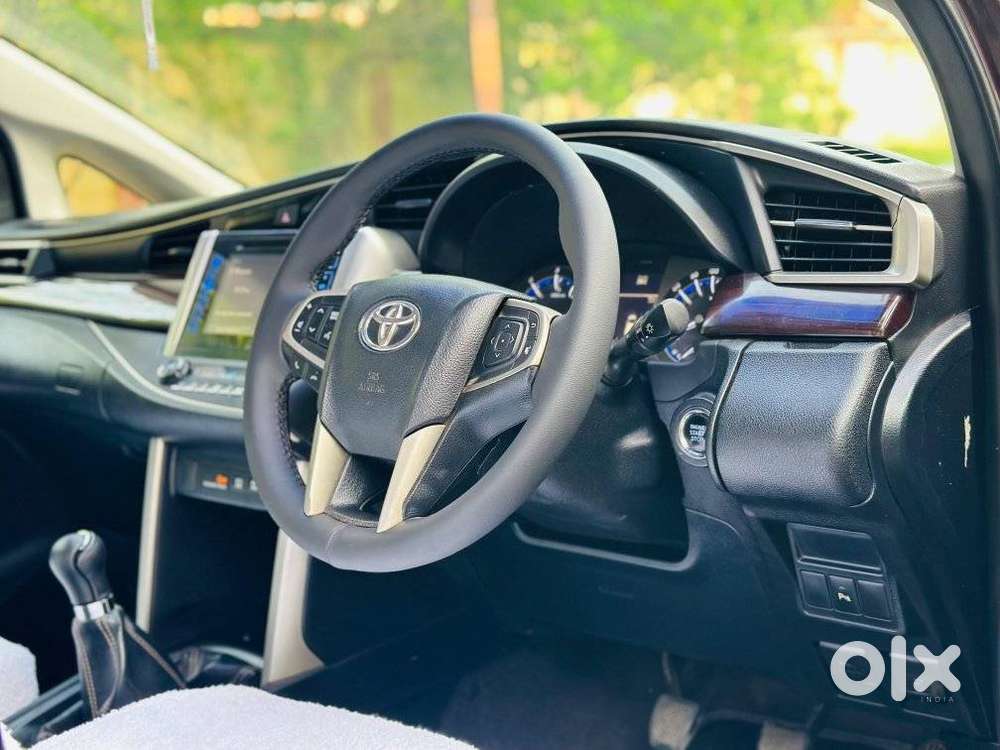 Toyota Innova Crysta 2.4 V, 2016, Diesel