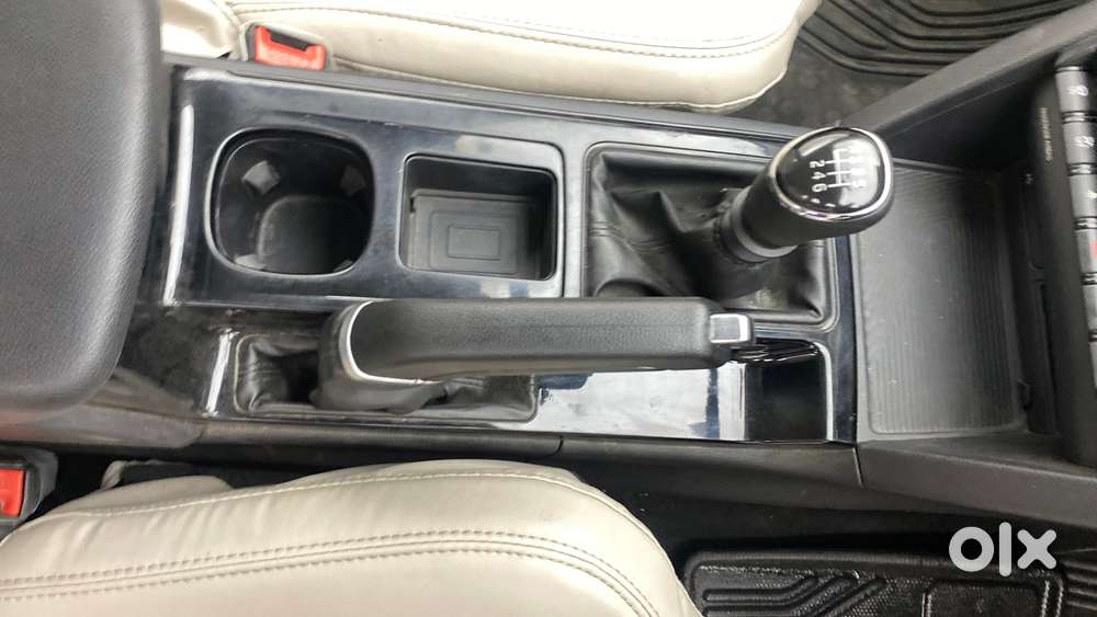 Mahindra Xuv700 2.0 Ax 5 Petrol Mt 7 Str, 2022, Petrol