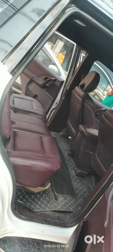 Mahindra Xuv500 2014 Diesel 65000 Km Driven