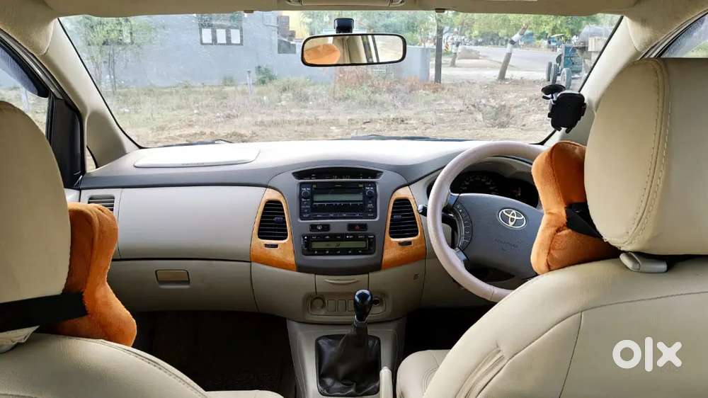 Toyota Innova 2010 Model With Service Record And With Brand New Tyres