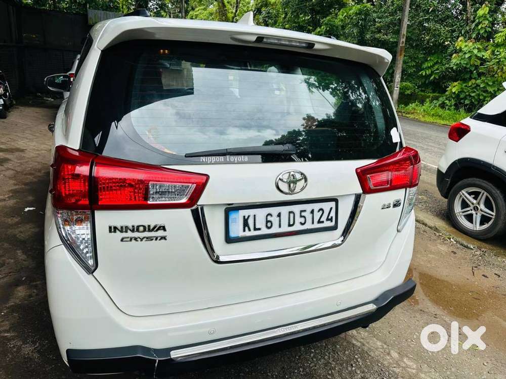 Toyota Innova Crysta 2018 Diesel 120000 Km Driven