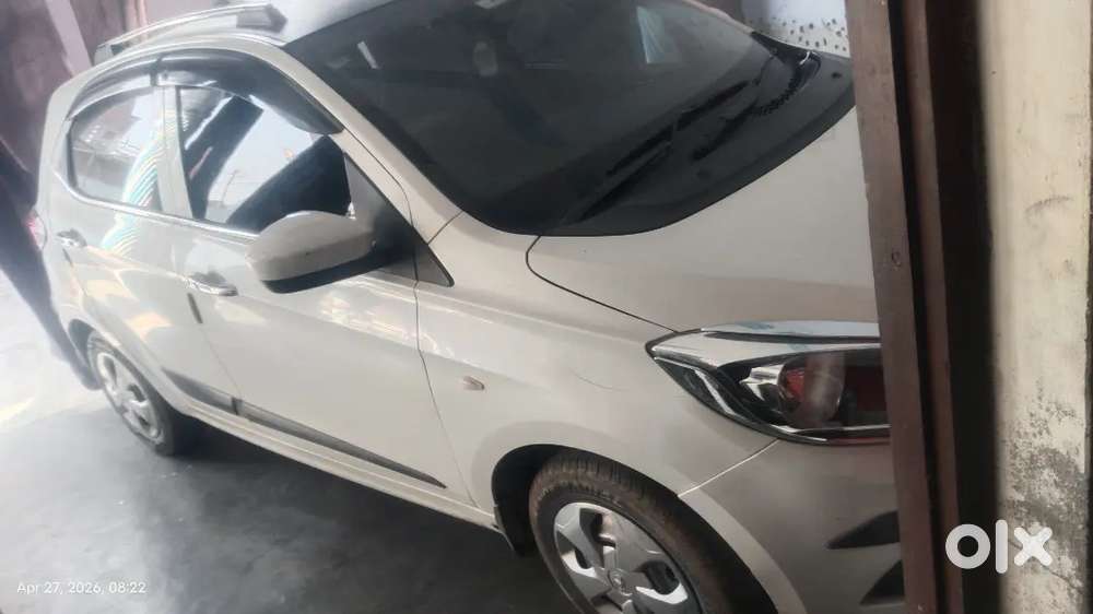 Family Car Hai
Ek Dam New Connection Hai
Gadi Me Koi Bhi Kami Nhi Hai