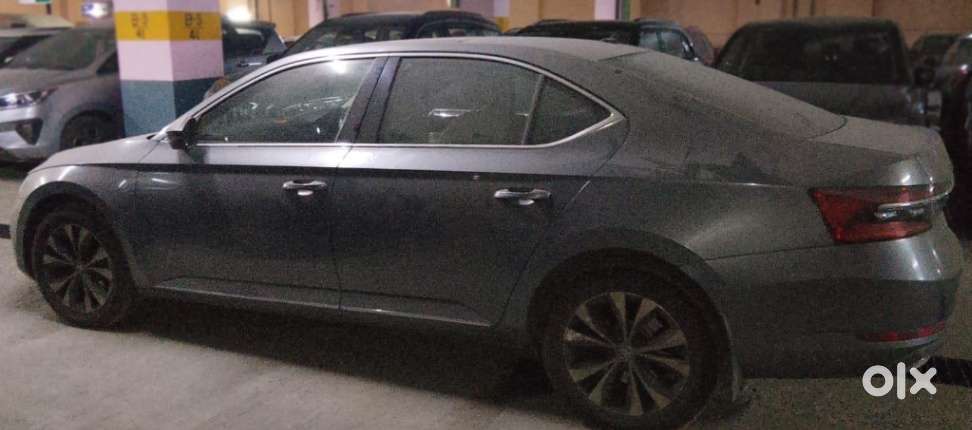 Skoda Superb 2.0 L&k Tsi At, 2022, Petrol
