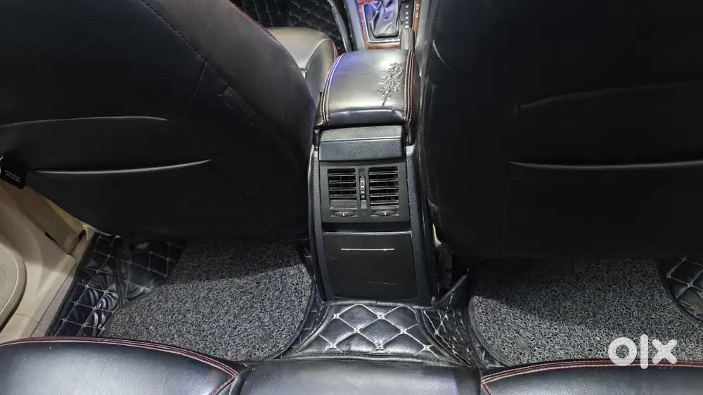 Skoda Laura 2012