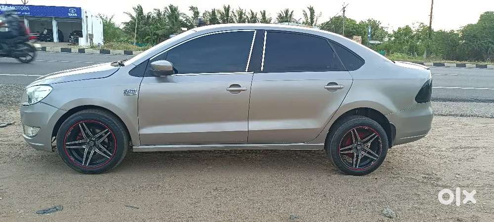 Skoda Rapid 1.6 Active 2013