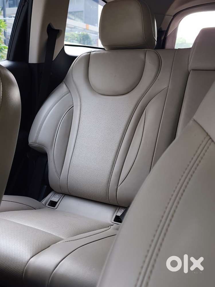 Mahindra Xuv700 2.2 Ax 7 Diesel At Str, 2023, Diesel