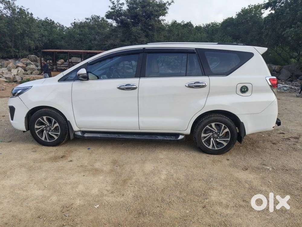 Toyota Innova Crysta [2020-ongoing] 2.4 Vx 8 Str, 2022, Diesel