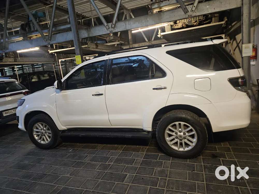 Single Owner White Colour Fortuner For 1399999