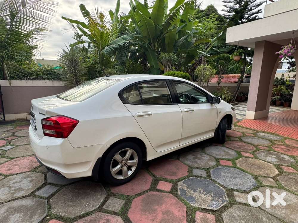 Honda City 1.5 Smt (2013) – 77,077 Km  Pristine Condition