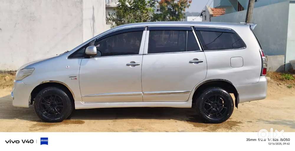 Toyota Innova 2013 Diesel Well Maintained