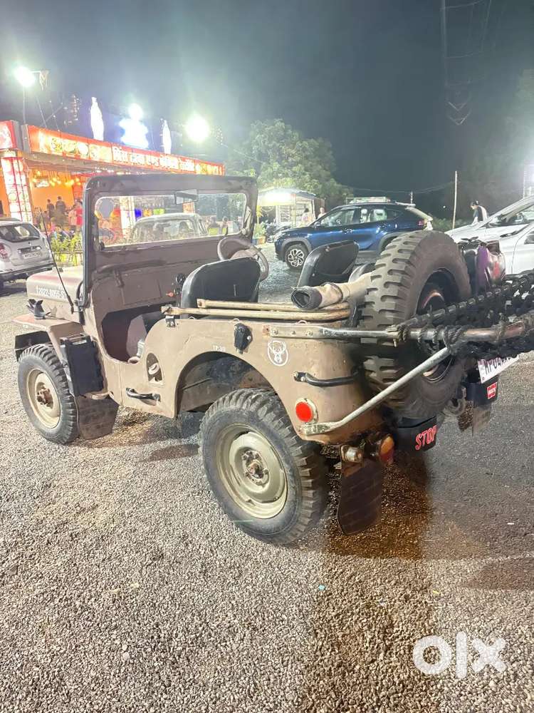 Mahindra Jeep 2085