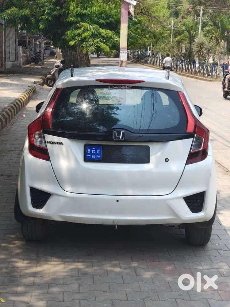 4-cylinder 99bhp 100ps 200nm Torque,,28 Mileage