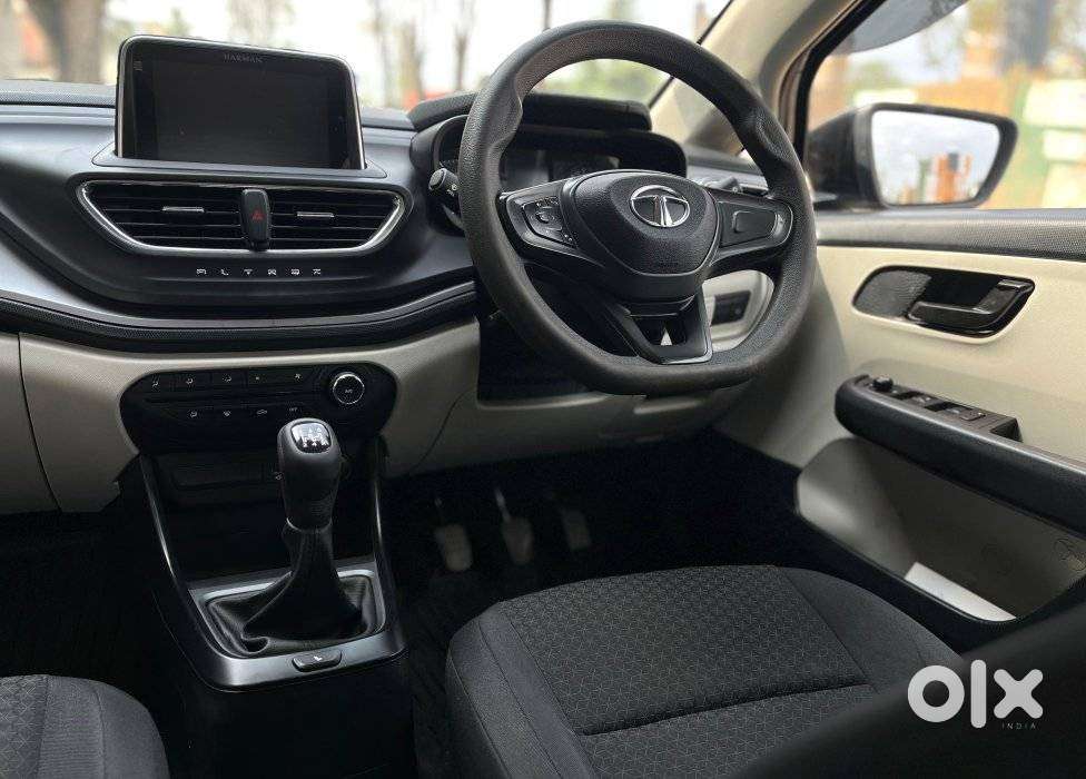 Tata Altroz 1.2 Xm Plus, 2023, Petrol