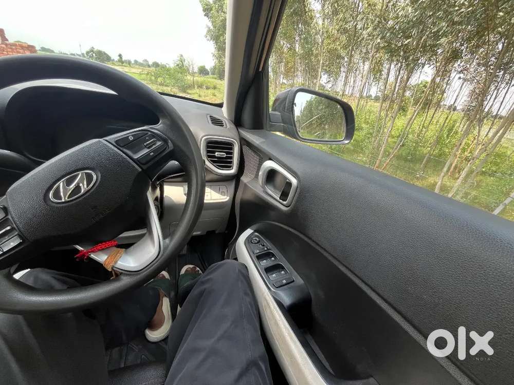 Hyundai Venue Mt Petrol 2024