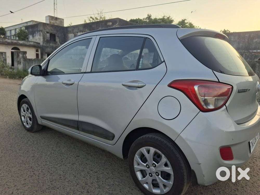 Hyundai Grand I10 2013-2016 Sportz, 2016, Petrol