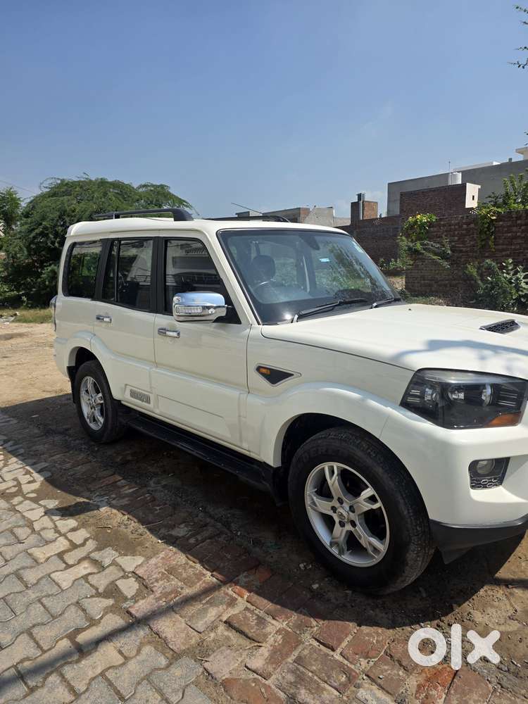 Mahindra Scorpio S10 8 Seater, 2016, Diesel