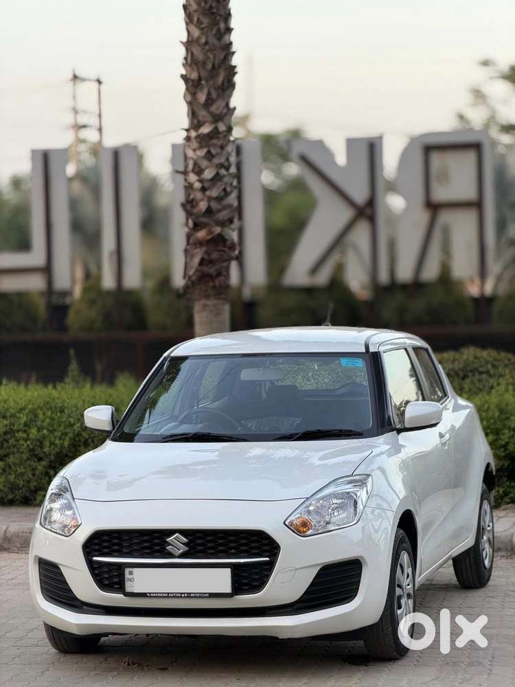 Maruti Suzuki Swift Vxi + Manual, 2023, Petrol