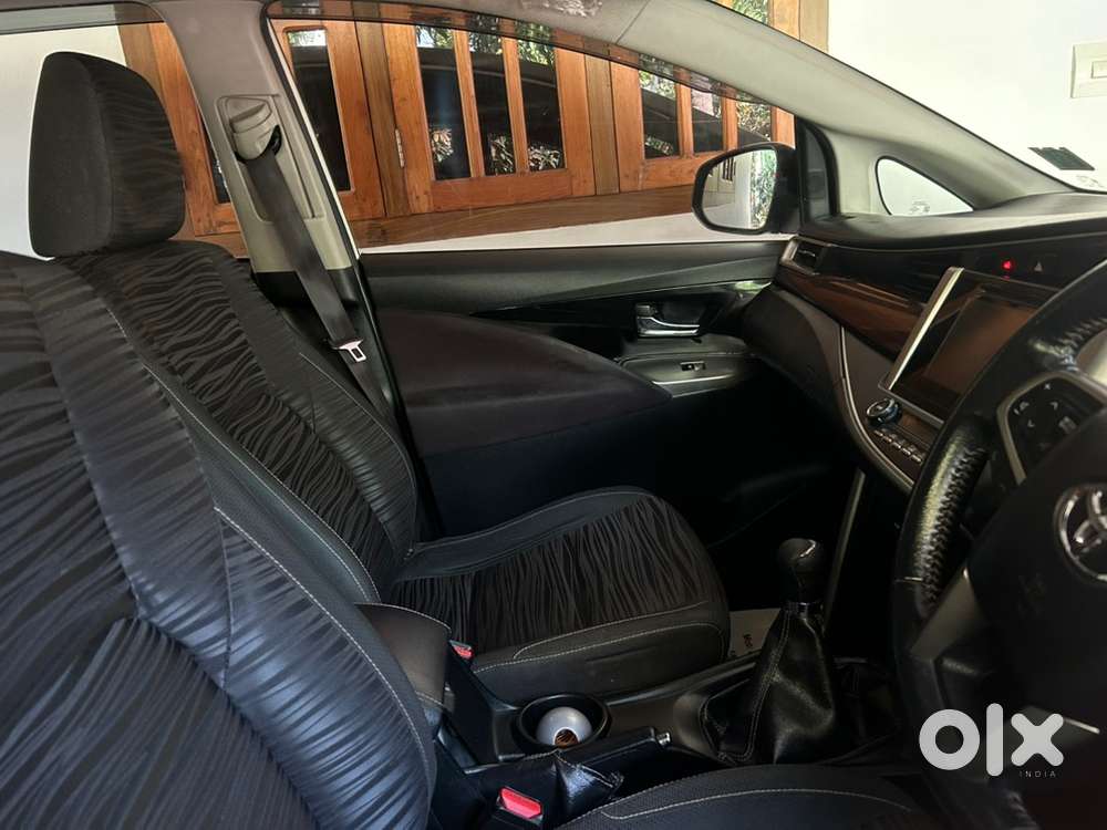 Toyota Innova Crysta 2016 Diesel 180000 Km Driven