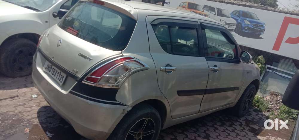 Maruti Suzuki Swift Vxi Abs Bsiv, 2016, Petrol